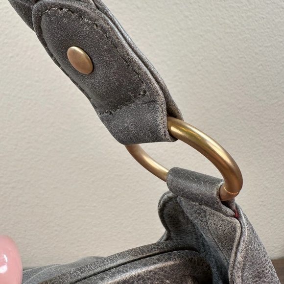 Isabella Fiore Grey LORI Leather Top Lock bag - Picture 4 of 16